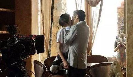 国产母子乱,温情脉脉的家庭故事